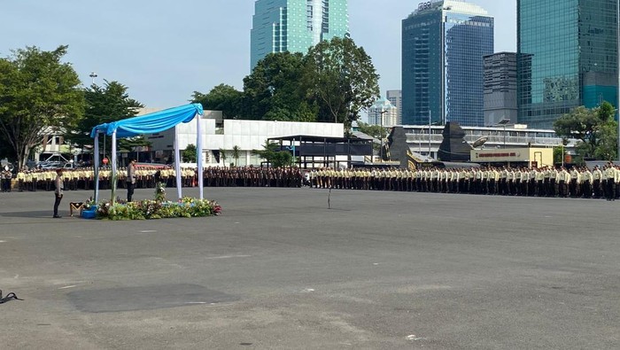 Kapolda Metro Jaya pimpin apel bersama para satpam dan satkamling se-Jakarta (Wildan/detikcom)