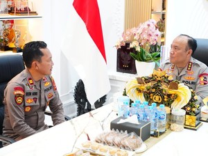 Momen Kapolsek Ujung Loe yang Viral Dicintai Warga Bertemu Wakapolri