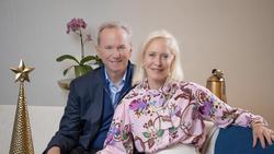 Mantan CEO Google Beristri Digosipkan Pacari Model 43 Tahun Lebih Muda