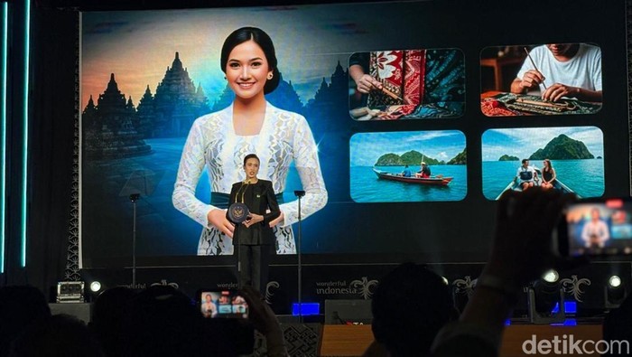 Kementerian Pariwisata (Kemenpar) Republik Indonesia resmi meluncurkan chatbot canggih bernama MaiA. personal Assistent yang ditenagai teknologi kecerdasan buatan (AI) ini dapat membantu mengatur perjalanan liburan orang-orang di Tanah Air.