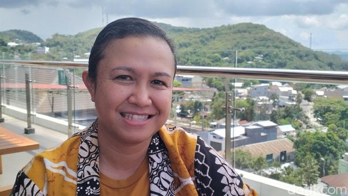 Kepala Bapenda Manggarai Barat Maria Yuliana Rotok di Labuan Bajo, Jumat (28/11/2025).