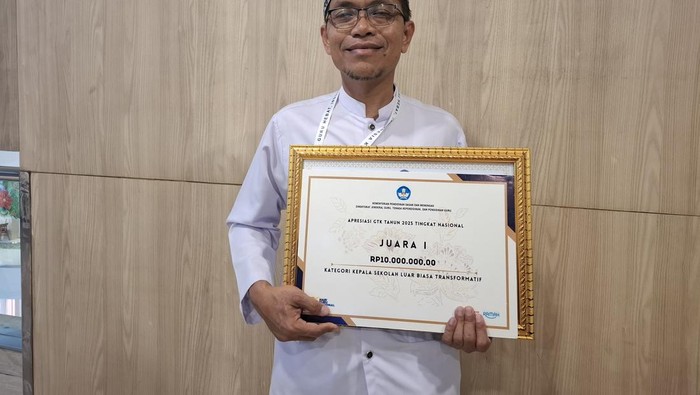 Kepala SLB Negeri Cileunyi, Wawan