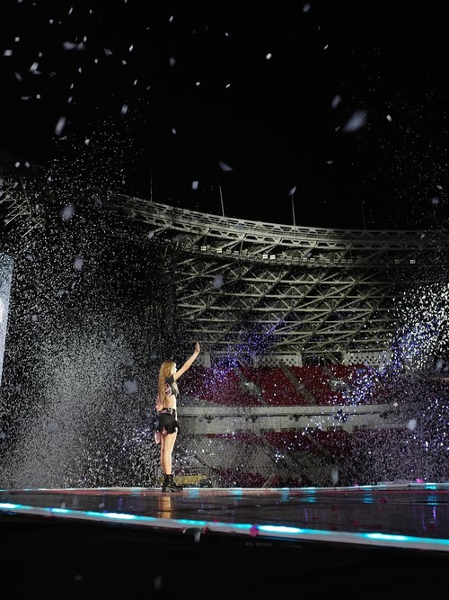 Lisa BLACKPINK di backstage konser DEADLINE Jakarta.