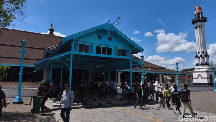 Masjid Agung Solo dan Takmir Masjid Agung Solo, Muhammad Muhtarom, Jumat (28/11/2025).