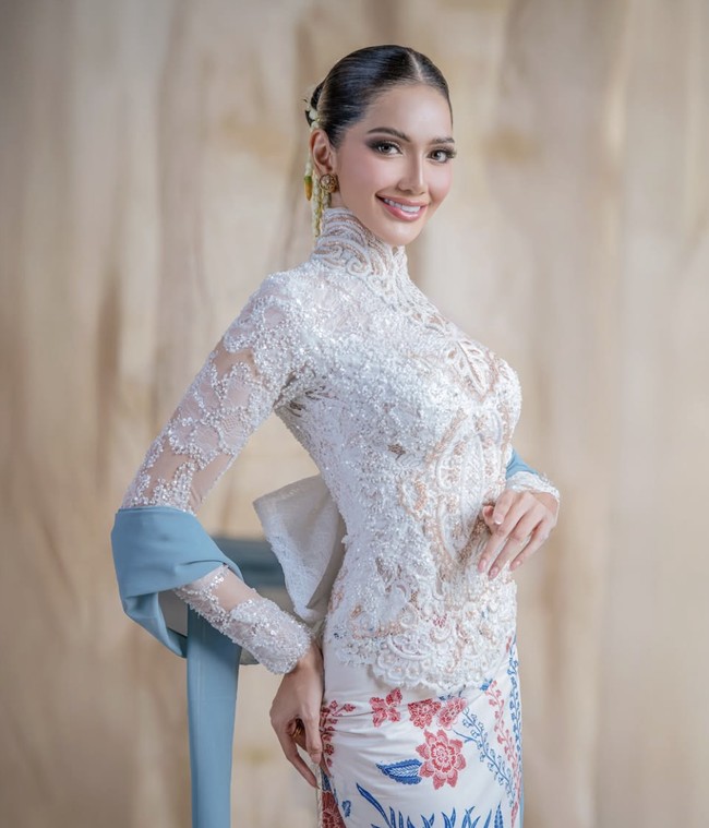 Melliza merupakan Runner Up 1 Puteri Indonesia 2025 sekaligus pemegang gelar Puteri Indonesia Lingkungan 2025. Berlatar belakang pendidikan kedokteran dan lulus Cum Laude dari Universitas Indonesia, Melliza sejak awal menjadi salah satu kandidat kuat yang dijagokan para pageant lover.Foto: dok. Instagram @mellliza