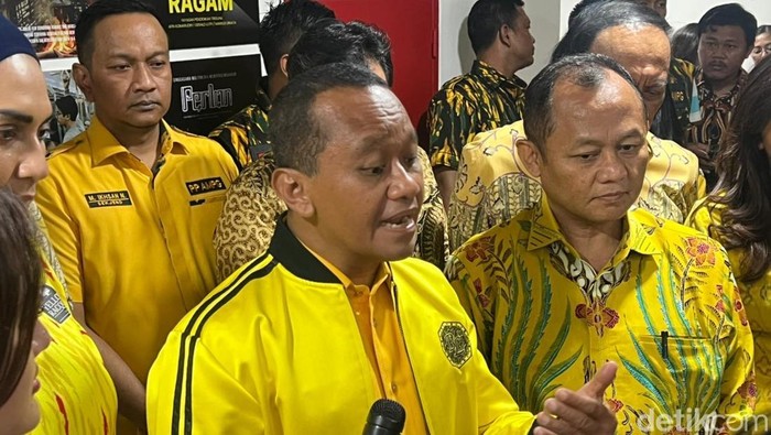 Bahlil Dorong MBG Dilanjutkan ke Pelosok, Curhat Pernah Busung Lapar