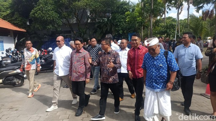 Menteri Yandri saat menghadiri peresmian Gedung Olahraga di Desa Tibubeneng, Badung, Bali, Jumat (28/11/2025). (Abid Ahmad Ibrahim)