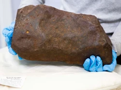 Batu Misterius Dikira Emas, Ternyata Jauh Lebih Berharga