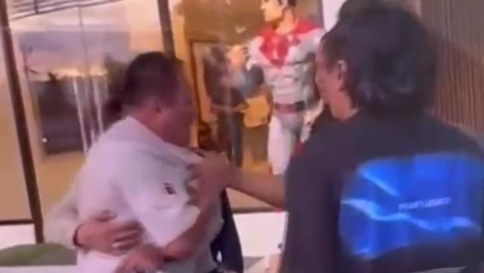 Ketua Komisi II DPRD Provinsi Gorontalo, Mikson Yapanto diduga dianiaya hingga diseret usai melakukan inspeksi mendadak (sidak) di lokasi tambang emas ilegal di Kabupaten Bone Bolango.