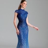 Wanita yang lahir di Miami, Florida, ini menuai pujian bukan hanya karena paras cantik tapi juga kemampuannya memadukan kedisiplinan akademik, akar budaya dan advokasi sosial. Foto: Instagram/@catalinaduquea @reinadocolombia