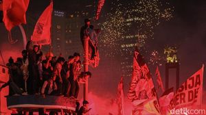 Persija Rayakan 97 Tahun, Ribuan The Jakmania Padati Bundaran HI
