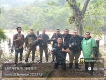 Puluhan Polisi Terjebak di Ladang Ganja Saat Banjir