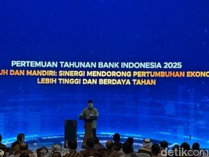 Prabowo Senang Materi Paparan Gubernur BI: Saya Minta Copy-nya