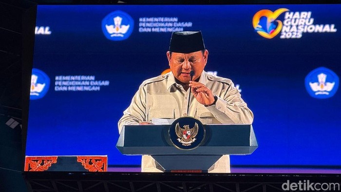 Presiden Prabowo Subianto dalam acara Hari Guru Nasional 2025, di Indonesia Arena, kawasan GBK (Eva S/detikcom)