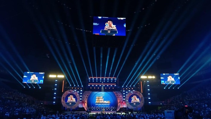 Puncak peringatan Hari Guru Nasional 2025 di Indonesia Arena, Jakarta, Jumat (28/11/2025).