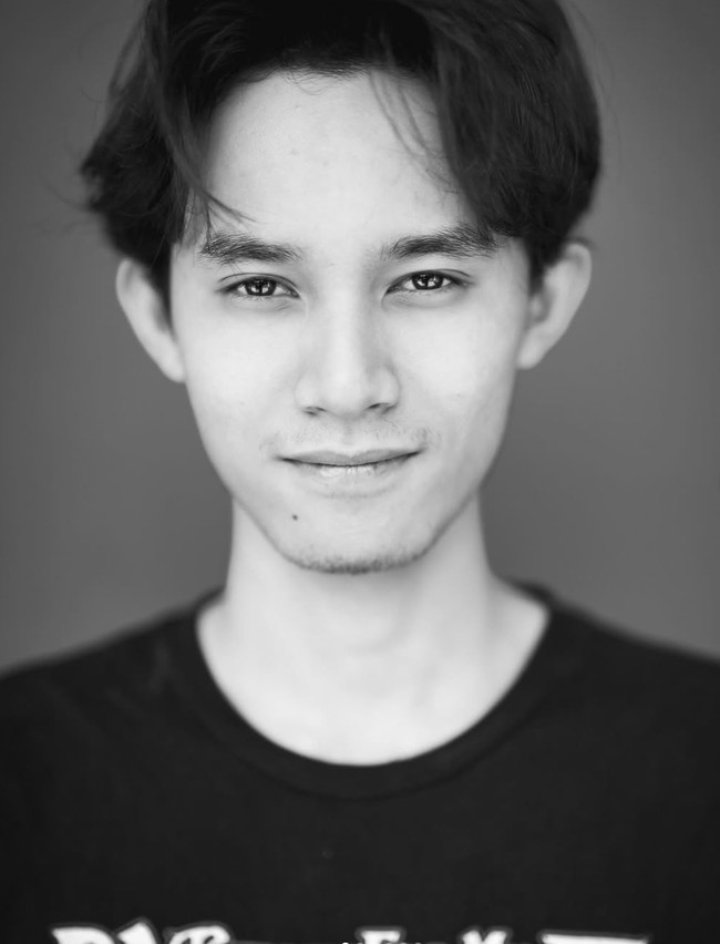 Rizky diketahui memerankan karakter Bayu saat dewasa dalam film tersebut. Disutradarai Reza Rahardian, film tersebut tayang di biskop pada 6 November 2025. Foto: Instagram/@itsrossa910