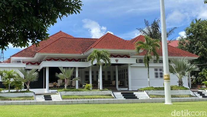 Rumah jabatan (Rujab) Wali Kota Parepare di Jalan Lasiming, Kelurahan Lapadde, Kecamatan Ujung.