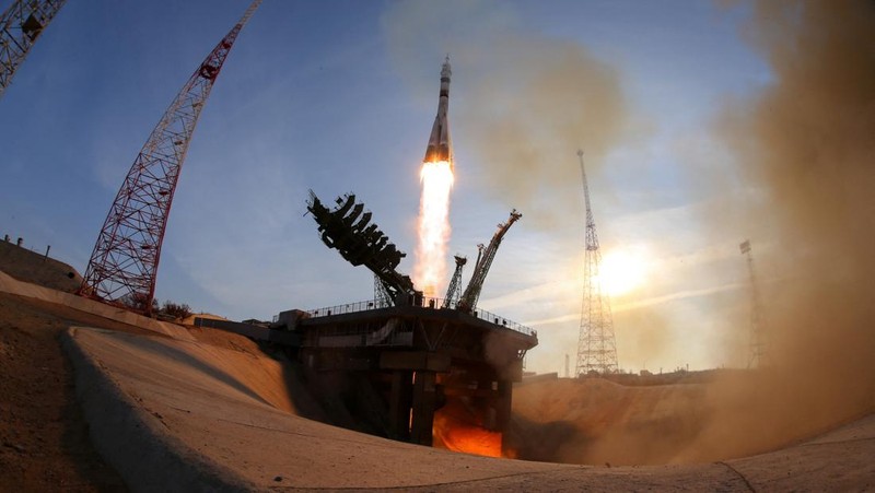 The Soyuz MS-28 spacecraft carrying NASA astronaut Chris Williams, Roscosmos cosmonauts Sergey Kud-Sverchkov and Sergey Mikaev lifts off to the International Space Station (ISS) from the launch pad at the Baikonur Cosmodrome, Kazakhstan, November 27, 2025. REUTERS/Pavel Mikheyev     TPX IMAGES OF THE DAY