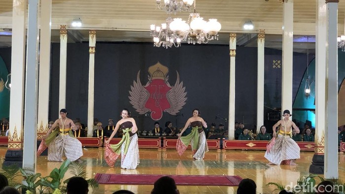 Lampah Jantra ditampilkan untuk pertama kalinya di Kompleks Kepatihan Kota Jogja, Jumat (28/11) malam.