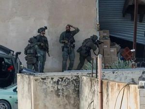 Biadab! Tentara Israel Tembak Mati 2 Pria Palestina Saat Menyerahkan Diri