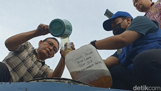 Polisi selidiki truk terguling di JLS Tulungagung-Trenggalek