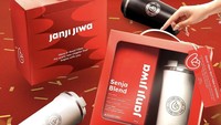 Salah satu pemain lama pada pasar kopi susu kekinian, Janji Jiwa punya koleksi tumblernya juga. Bahkan tersedia juga dalam paket hampers. Foto: Instagram