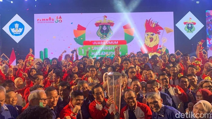 Unhas menjadi juara umum Pimnas ke-38.