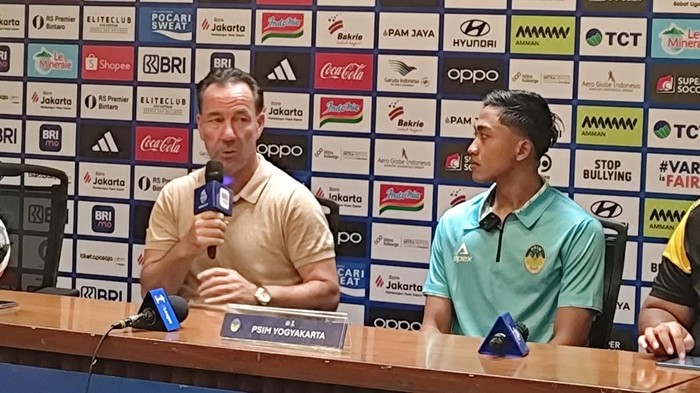 Jumpa pers PSIM Jogja di Stadion Utama Gelora Bung Karno, Jakarta, Jumat (28/11/2025).