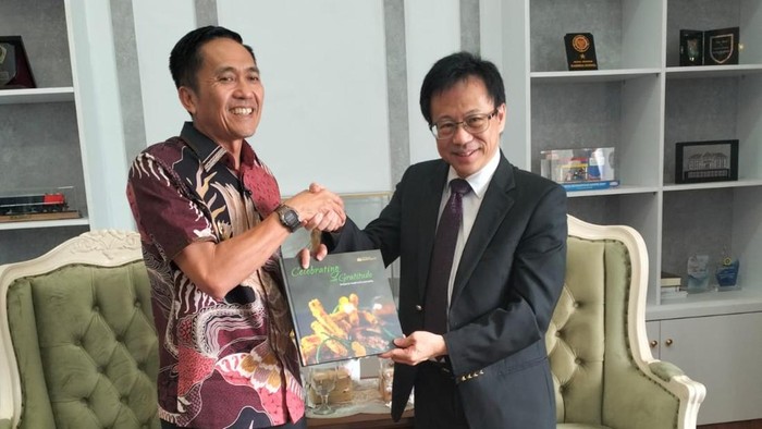 Wali Kota Palembang Ratu Dewa menerima audiensi dari Konsulat Jenderal (Konjen) Singapura