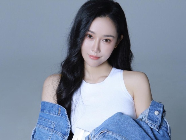 Zhang Xinyuan, Pemeran Drama China Istriku Tiga Takdirku Gila