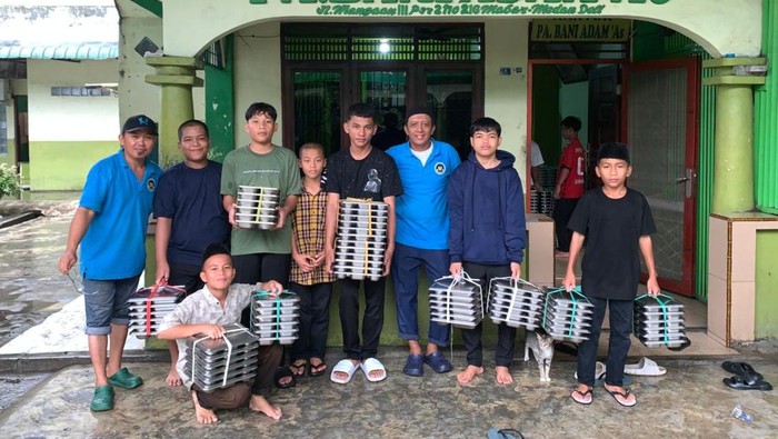 Dapur MBG di Sumatera Utara, dialihfungsikan menjadi dapur umum untuk membantu warga terdampak banjir.