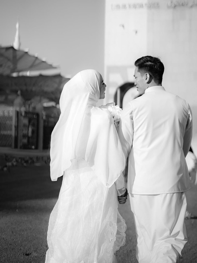 Semoga pernikahan mereka membawa berkah dan kebahagiaan — serta menjadi inspirasi bahwa cinta dan komitmen bisa dirayakan dengan kesederhanaan dan ketulusan. Foto: dok instagram Dara Arafah