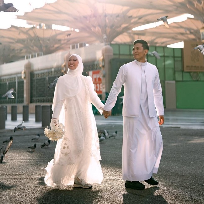 7 Momen Romantis Dara Arafah dan Rehan Mubarak Ikat Janji Suci di Madinah