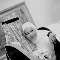 Sebagai mahar, Rehan memberikan 100 gram emas kepada Dara. Melalui unggahannya di media sosial, Dara menulis rasa syukur karena bisa “menyempurnakan separuh agama” di kota suci, serta memohon doa agar pernikahan mereka menjadi perjalanan ibadah yang diridhai Allah. (Foto: dok instagram Dara Arafah)