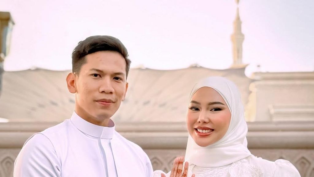 Senyum Bahagia Dara Arafah Menikah dengan Raehan Mubarak di Madinah