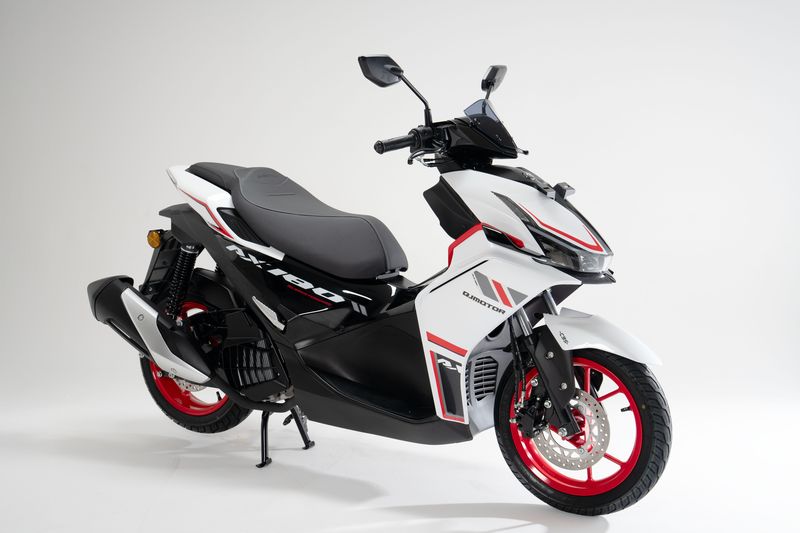 Dua motor baru QJMotor. Dua motor baru QJMotor.