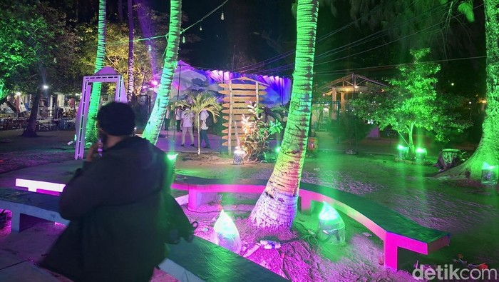 Festival Bright Island Fest 2025 di Pulau Tidung, 25-30 November, menghadirkan pengalaman cahaya spektakuler dan dukung perekonomian lokal. Ayo kunjungi!