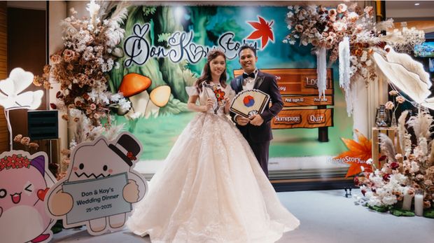 Foto pernikahan pasangan Kay dan Don, yang mewujudkan pernikahan impian mereka. Foto pernikahan pasangan Kay dan Don, yang mewujudkan pernikahan impian mereka.