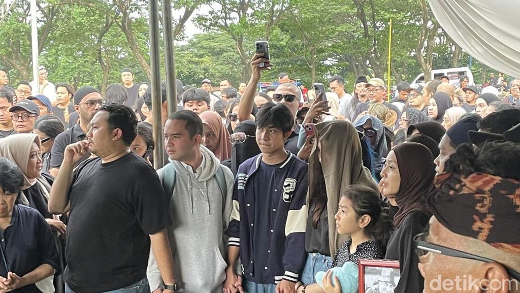 Pemakaman Gary Iskak Penuh Haru