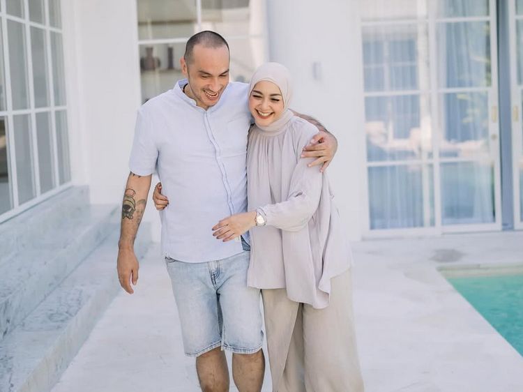 8 Momen Gary Iskak & Richa Novisha, Potret Cinta 14 Tahun hingga Terpisah Maut