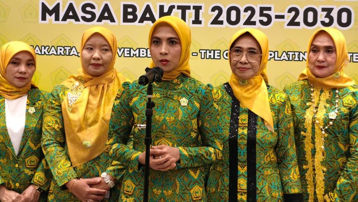 Istri Bahlil Lahadalia, Sri Suparni