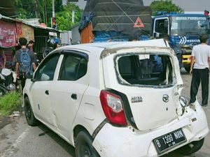 Truk Kelebihan Beban Picu Tabrakan Beruntun 13 Kendaraan di Karawang