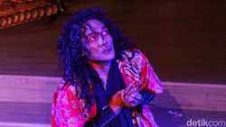 Pertunjukan Cerita Cinta Bunga Matahari dan Rembulan Hidupkan Kisah Rahwana dan Shinta