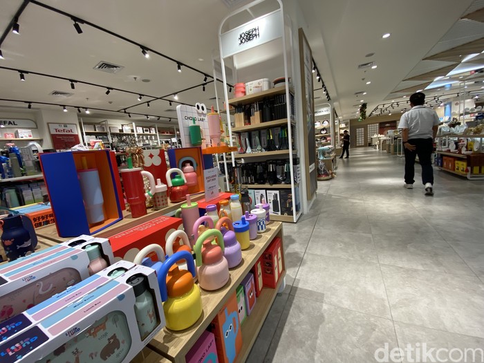 Koleksi Tumbler di Pusat Belanja Jakarta
