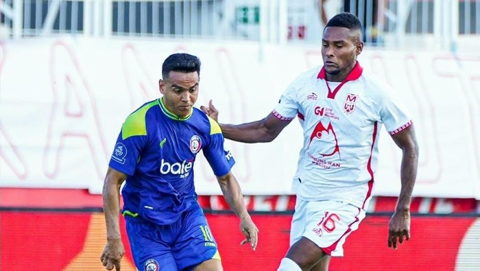 Laga Malut United vs Arema FC