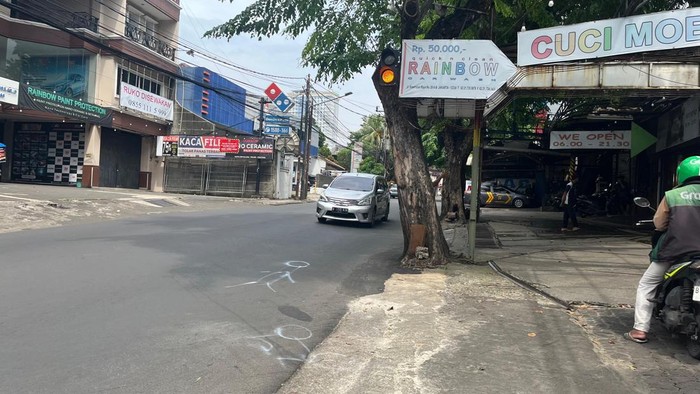 Lokasi kecelakaan yang menewaskan aktor Gary Iskak di Pesanggrahan, Jakarta Selatan.