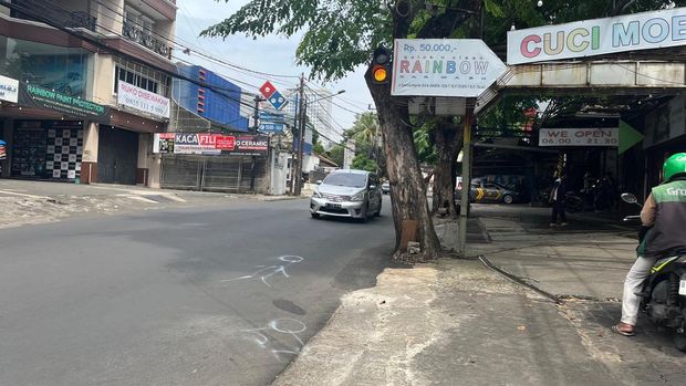 Lokasi kecelakaan yang menewaskan aktor Gary Iskak di Pesanggrahan, Jakarta Selatan.