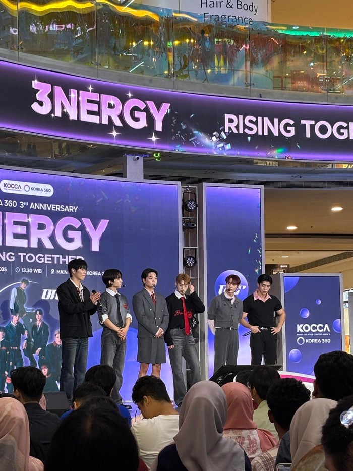 ONF di KOREA 360 3rd Anniversary 3Nergy: Rising Together.