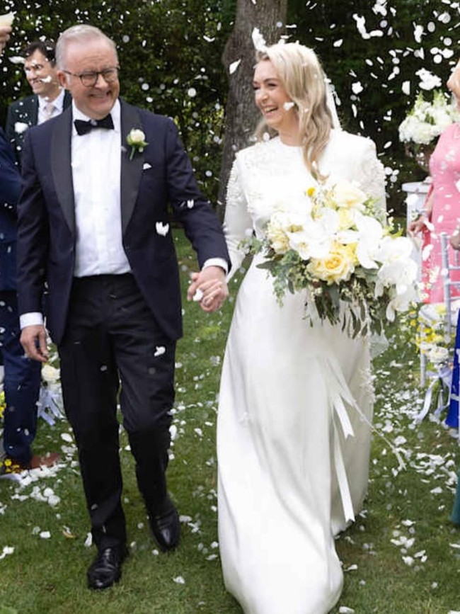 Foto PM Australia Pertama yang Menikah Saat Menjabat, Gaun Istri Jadi Sorotan