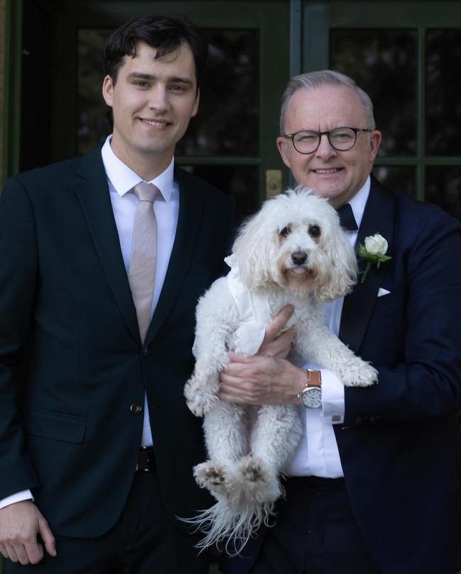 Pernikahan Anthony Albanese juga dihadiri oleh Nathan, putranya dengan mantan istri yang telah dicerai pada 2019.Foto: Instagram @albomp